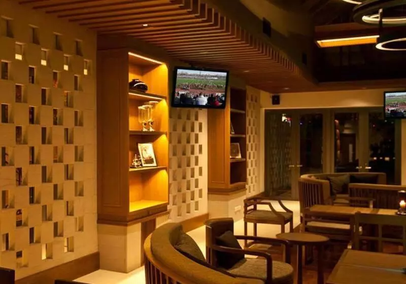 Woodlands Hotel And Resort Pattaya