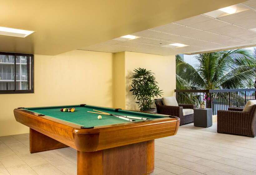 فندق Aston Waikiki Beach Tower