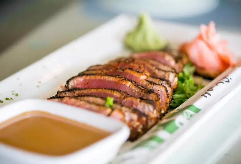 Bay Club Hotel And Marina