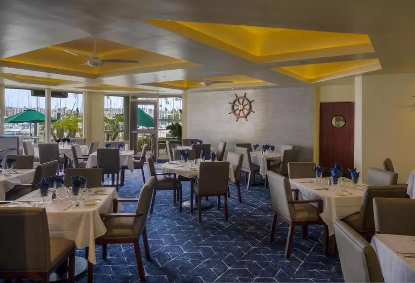 Bay Club Hotel And Marina