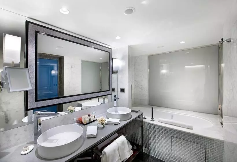 ホテル The Marmara Taksim