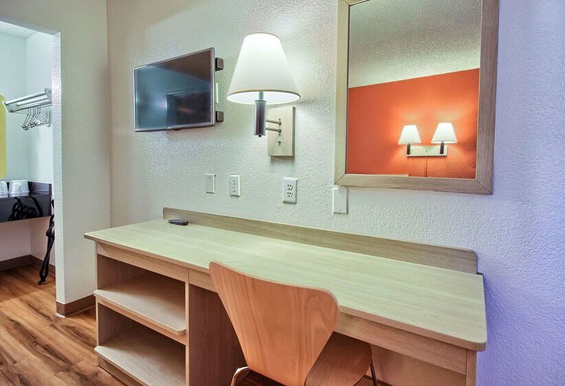 Motel 6fresno, Ca Blackstone South