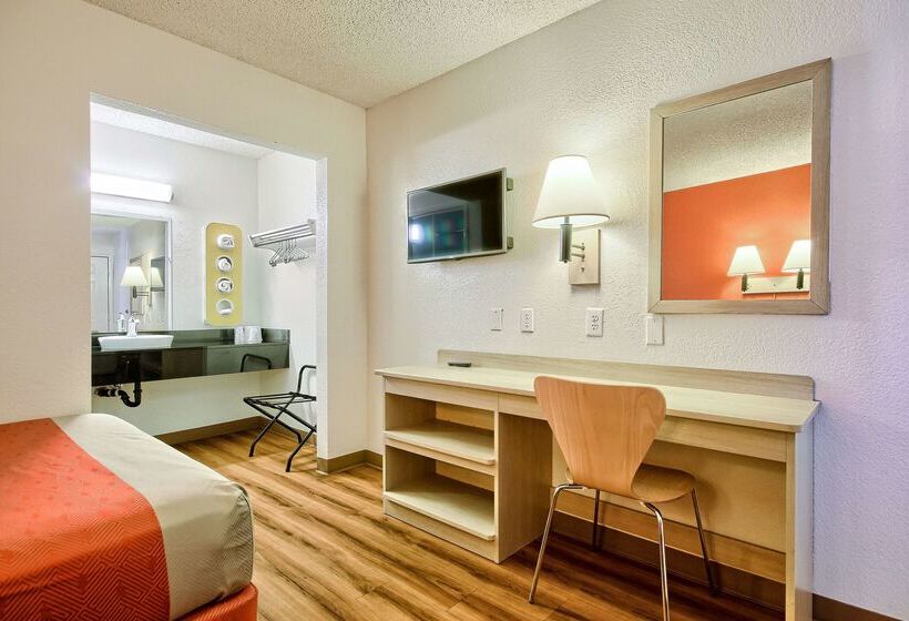 Motel 6fresno, Ca Blackstone South