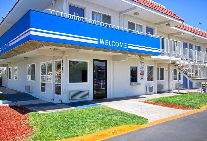 Motel 6fresno, Ca Blackstone South