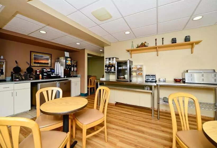 Hotel Americas Best Value Inn And Suites St. Cloud