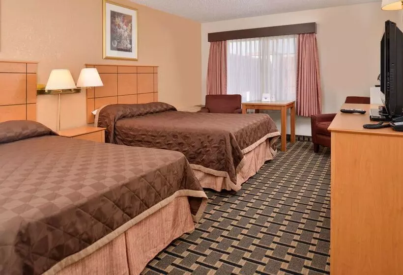 Hotel Americas Best Value Inn And Suites St. Cloud
