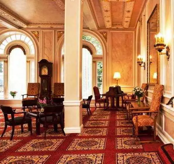 فندق Beresford Arms