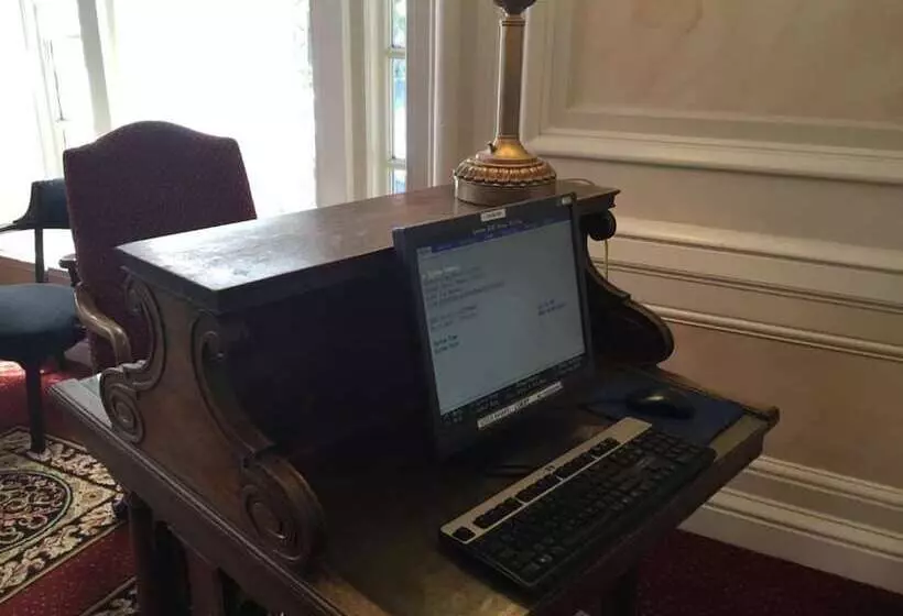 فندق Beresford Arms