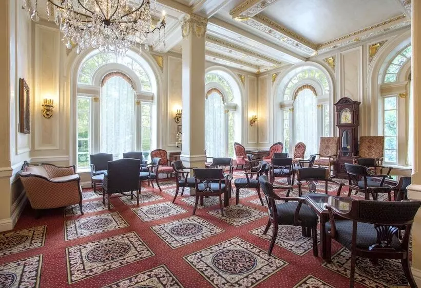 فندق Beresford Arms