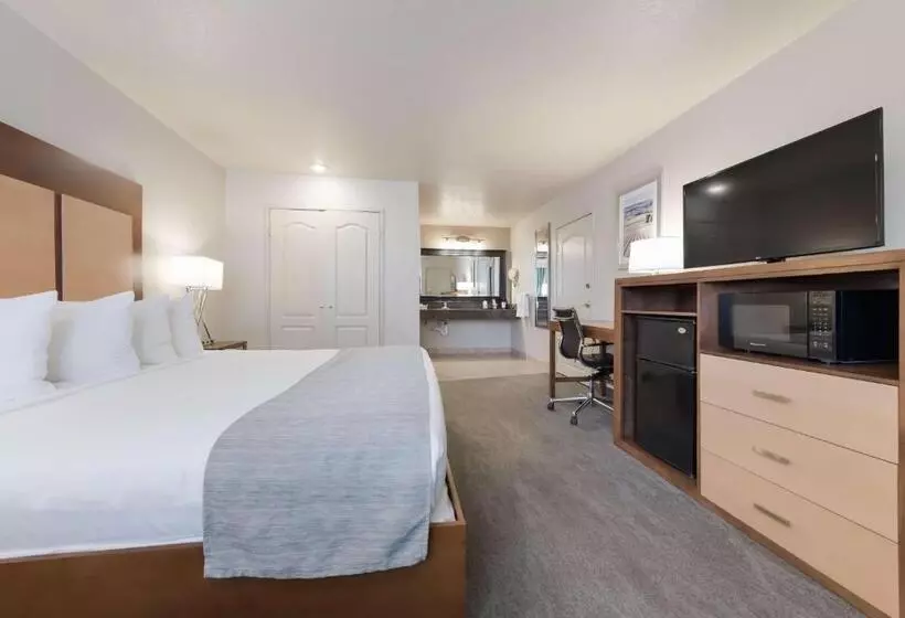 Отель Best Western Foothills Inn