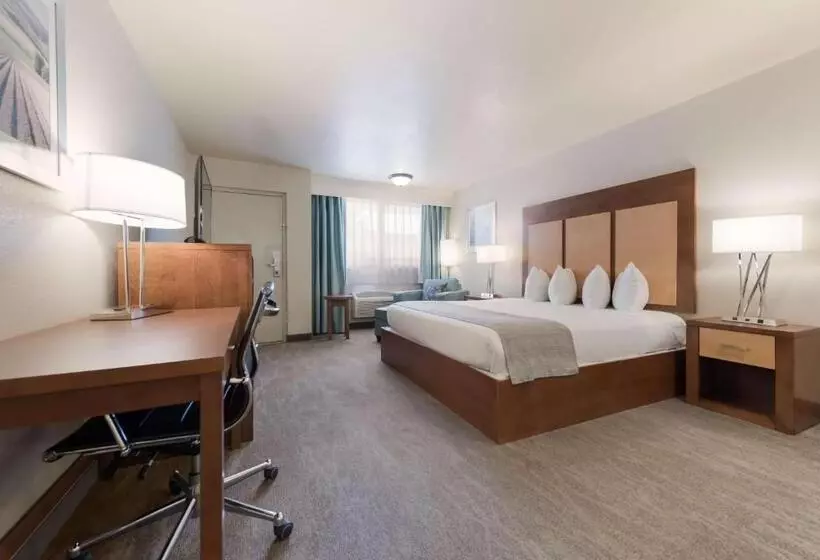 Отель Best Western Foothills Inn