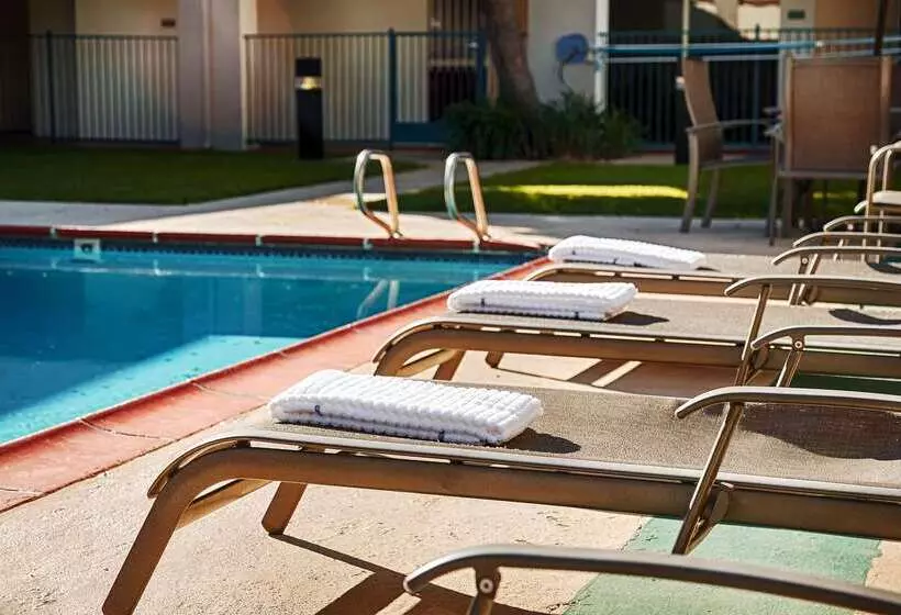 ホテル Best Western Heritage Inn