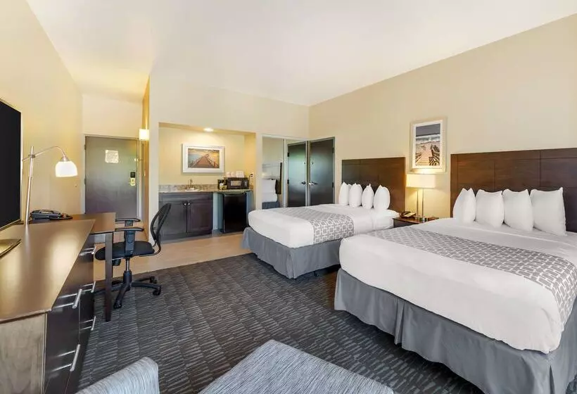 בית מלון כפרי Best Western Naples Plaza