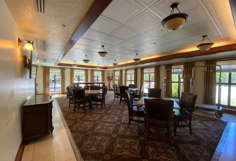 فندق Best Western Plus Greenwell Inn