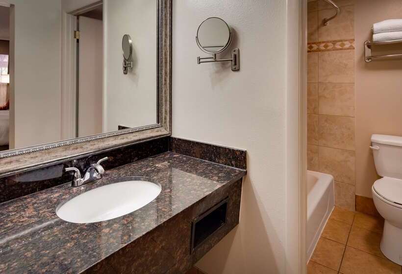 فندق Best Western Plus Greenwell Inn