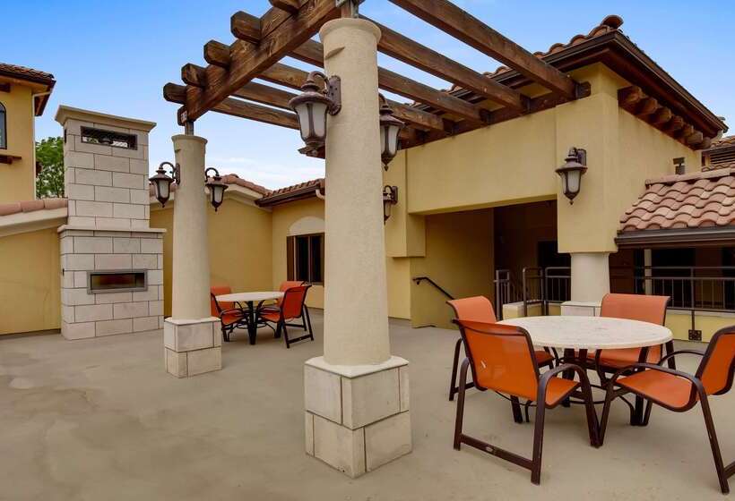 فندق Best Western Plus Greenwell Inn