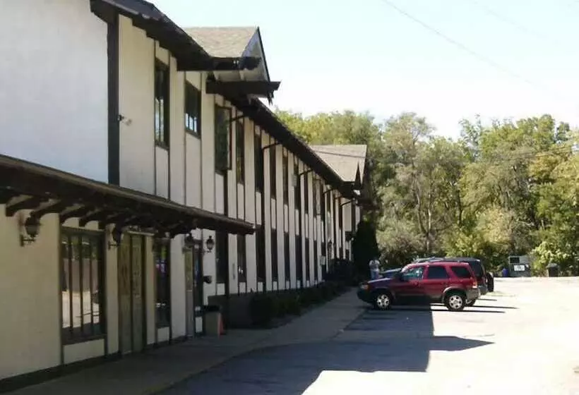 ホテル Budget Inn & Suites