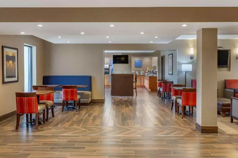 호텔 Comfort Inn & Suites Rochelle   Dekalb