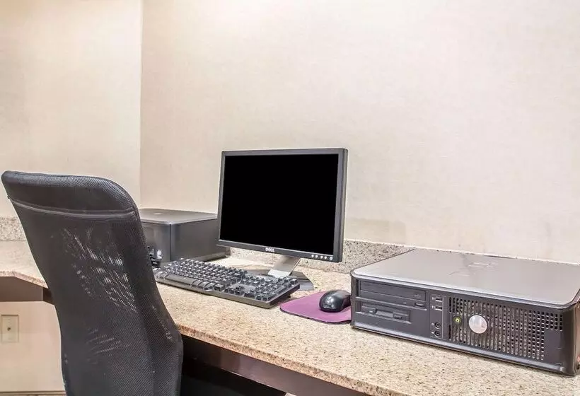 호텔 Comfort Inn & Suites Rochelle   Dekalb