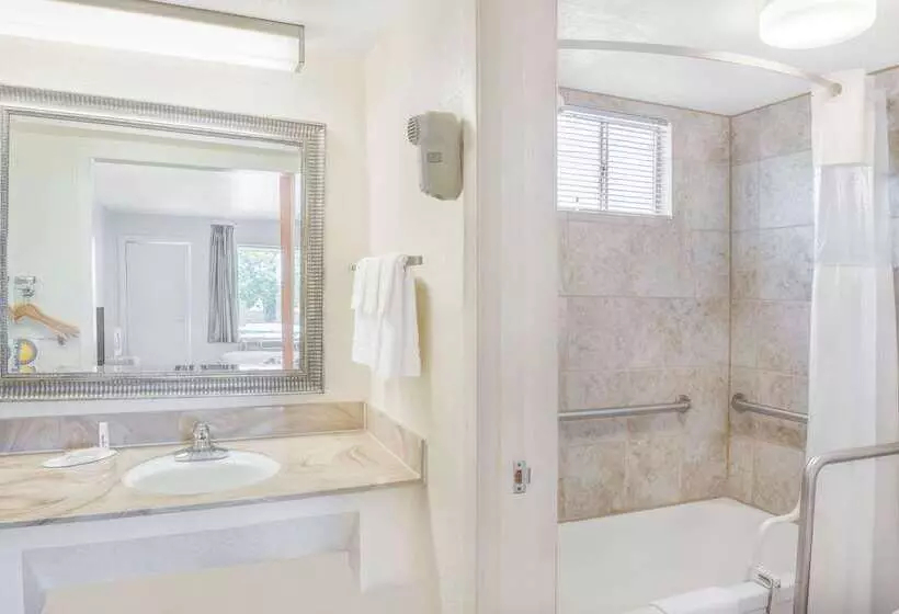 호텔 Days Inn By Wyndham Deming