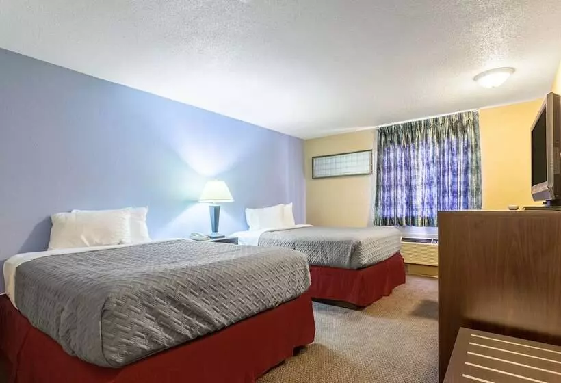 בית מלון כפרי Econo Lodge