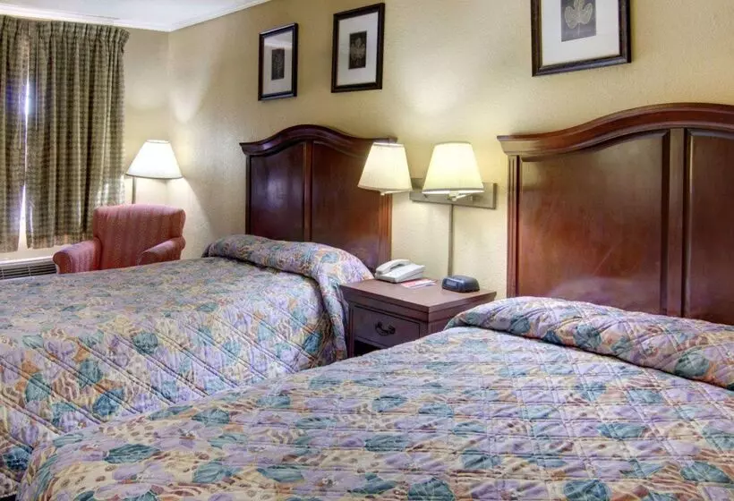 فندق Rodeway Inn Conference Center El Dorado