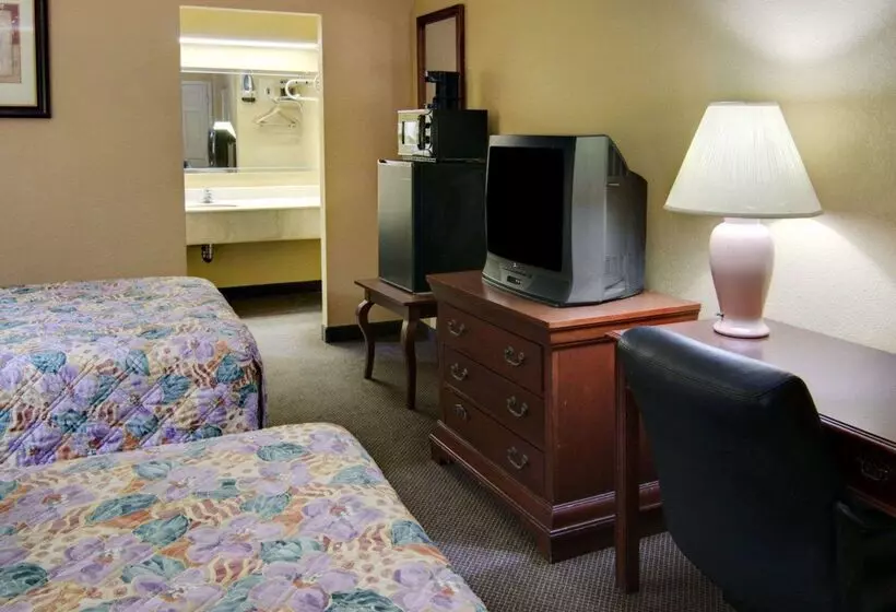 فندق Rodeway Inn Conference Center El Dorado