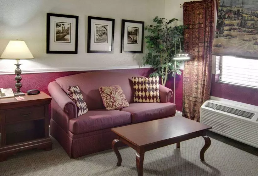 فندق Rodeway Inn Conference Center El Dorado