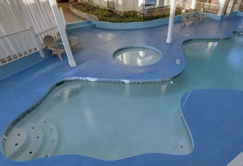 فندق Rodeway Inn Conference Center El Dorado