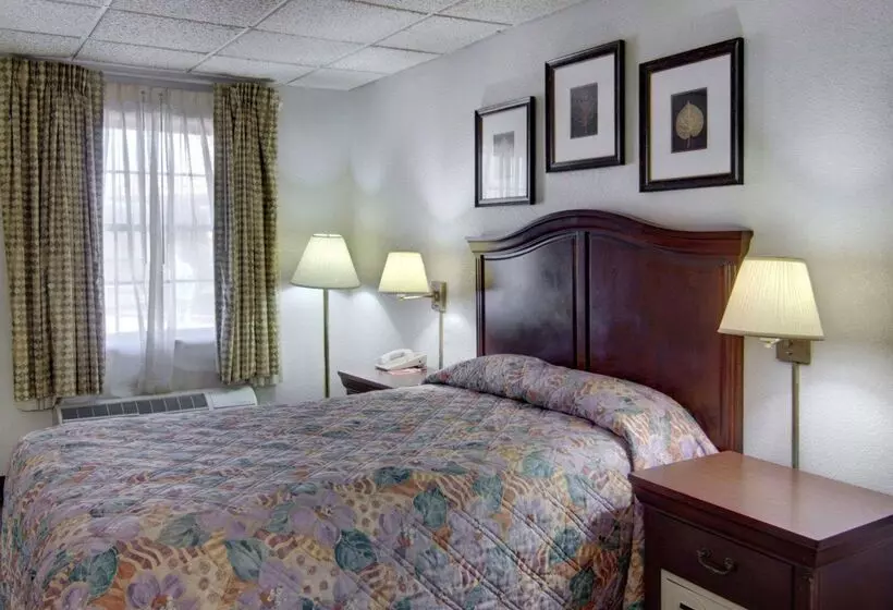 فندق Rodeway Inn Conference Center El Dorado