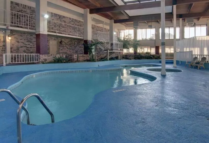 فندق Rodeway Inn Conference Center El Dorado