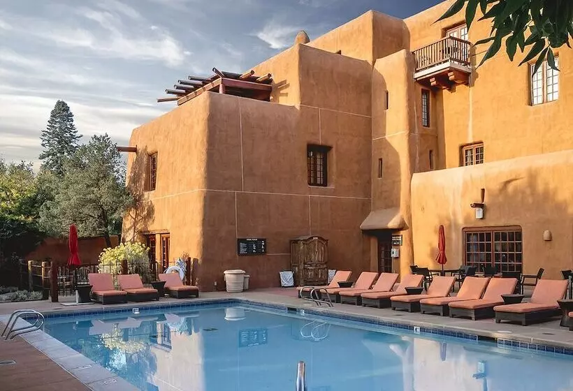 Отель Inn & Spa At Loretto