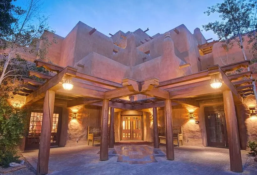 Отель Inn & Spa At Loretto