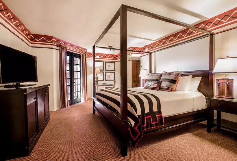 Отель Inn & Spa At Loretto