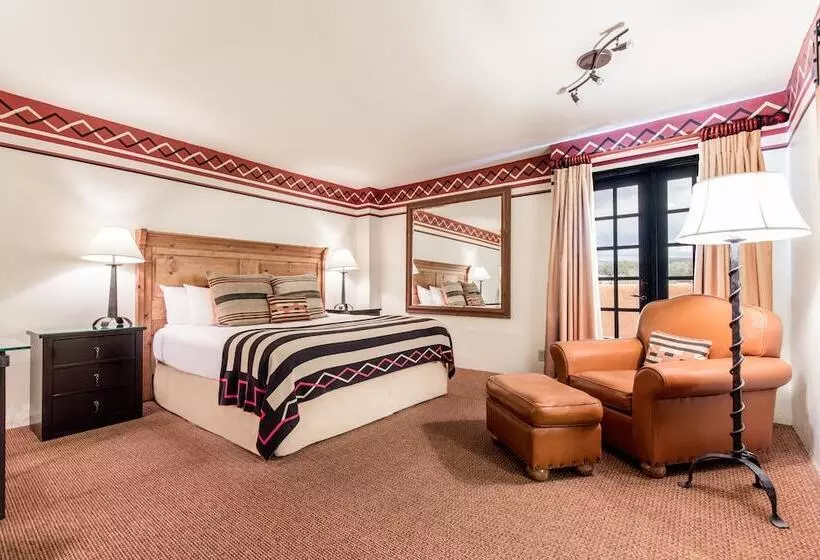 Отель Inn & Spa At Loretto