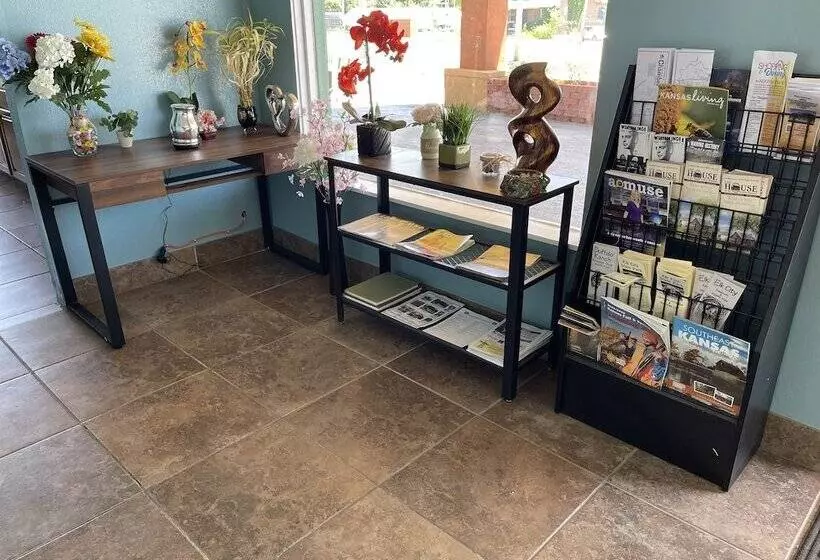 בית מלון כפרי Kansas Inn