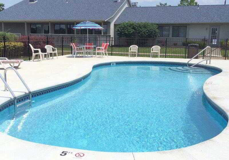 Отель Quality Inn Austintown Youngstown West