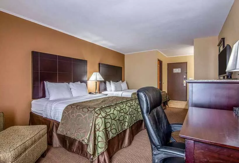 Hotel Quality Inn Tully I 81