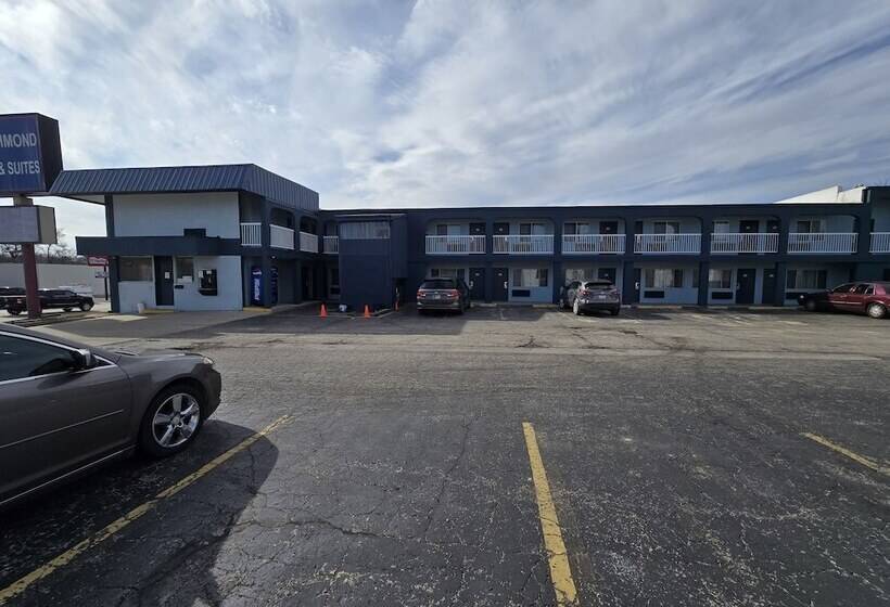 酒店 Richmond Inn & Suites