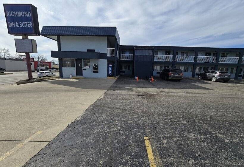 酒店 Richmond Inn & Suites
