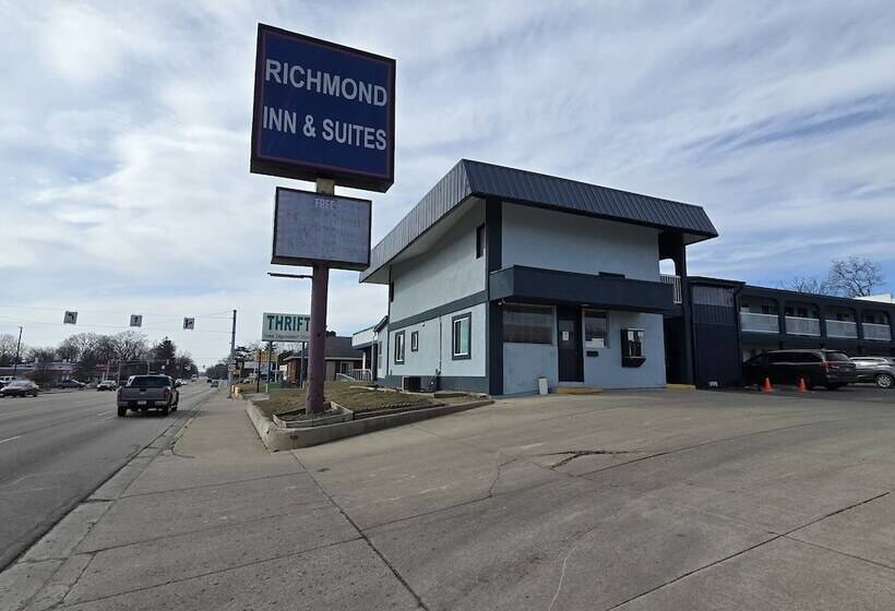 酒店 Richmond Inn & Suites