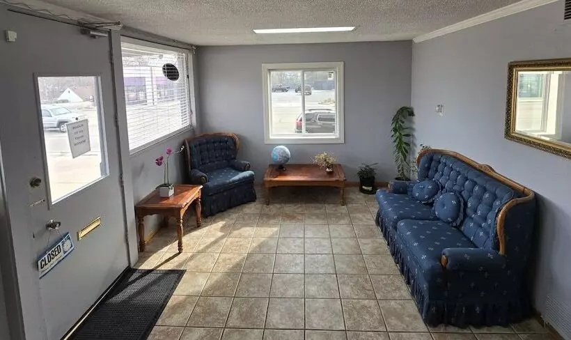 Hotel Richmond Inn & Suites