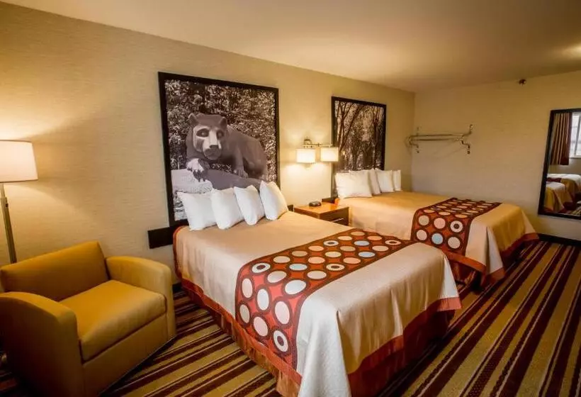 هتل Super 8 By Wyndham State College