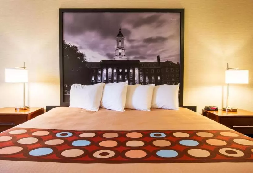 هتل Super 8 By Wyndham State College