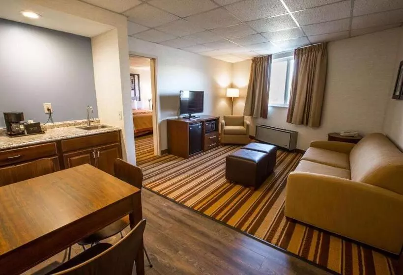 هتل Super 8 By Wyndham State College