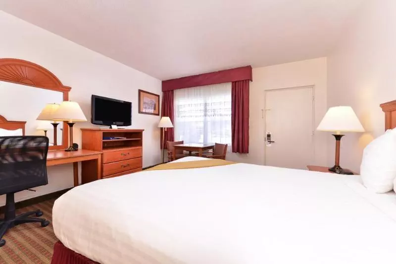 בית מלון כפרי The Classic Desert Aire