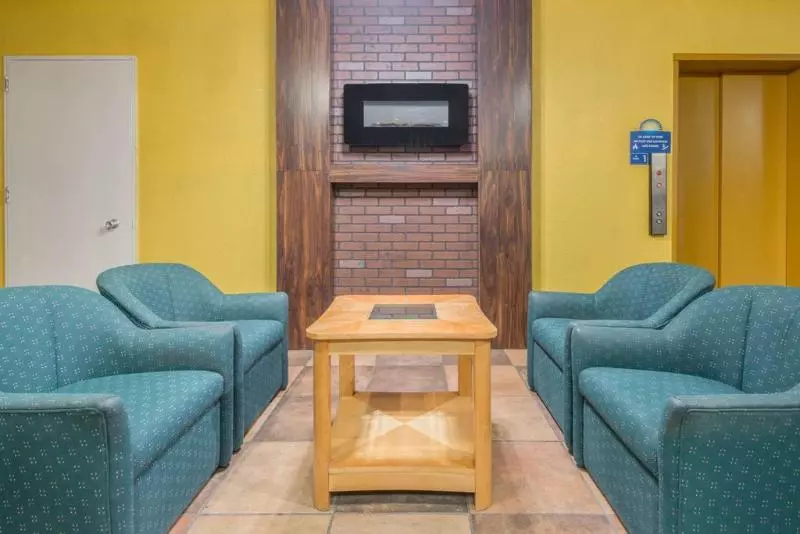 ホテル The Days Inn University