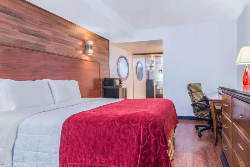 ホテル The Days Inn University