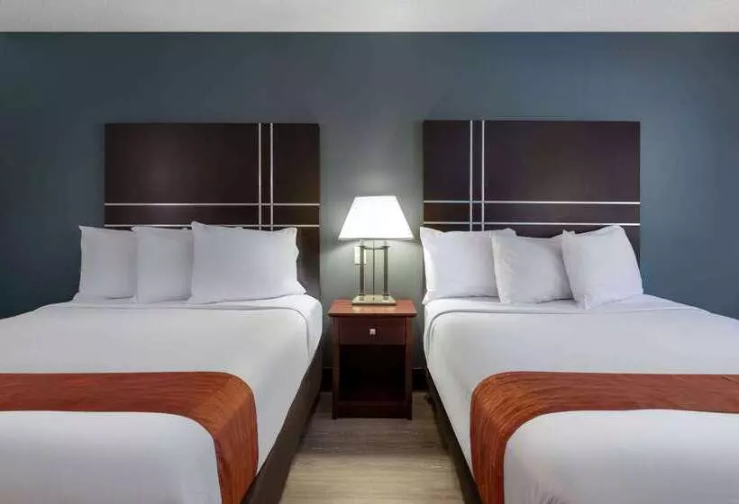 ホテル Travelodge By Wyndham Merrill