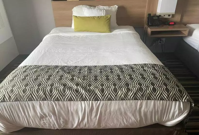 Microtel Inn & Suites By Wyndham Liberty Ne Kansas City Area